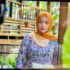Kami berjumpa semula awal tahun ini di sebuah klinik rawatan kecantikan. Zarina Zainuddin Added A New Photo Zarina Zainuddin