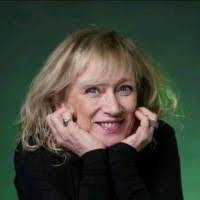 Jennifer Kotter's Instagram, Twitter & Facebook