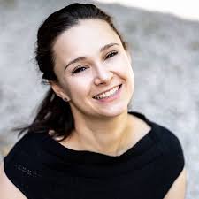 Bevor lucy bichlheim verlassen hat, ist ihr ihre schwester romy erschienen. Desiree Von Delft Auf Instagram Herzlichen Dank An Laura Westermann Photography Portrait Desireevondelft Laurawestermann Portrait Instagram Photography