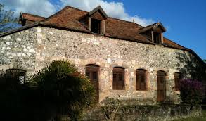 Maison Du Gaoule Le Diamant En 2020 Maison Martinique Maison Creole Maison