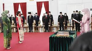 0 2 menit baca mohon tunggu. Https Kaltim Tribunnews Com 2021 04 27 Yayuk Seri Rahayu Yapan Resmi Dilantik Sebagai Ketua Tp Pkk Kutai Barat Https Cdn 2 Tstatic Net Kaltim Foto Bank Images Istri Bupati Kutai Barat Yayuk Seri Rahayu Yapan Dilantik Sebagai Ketua Pkk Kutai Barat Jpg Istri