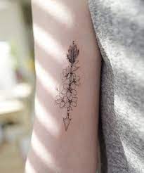 19 Arrow Tattoos That Are Surprisingly Chic Arrow Tattoos For Women Arrow Tattoos Arrow Tattoo Design