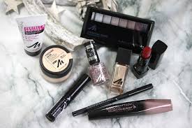 Entdecke rezepte, einrichtungsideen, stilinterpretationen und andere ideen zum ausprobieren. Adventskalender Tag 8 3x Manhattan Make Up Sets Innenaussen