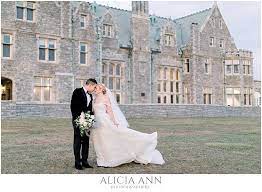 The Branford House And Its Large Grounds Provide So Many Opportunities And Avenues To Take Stunning Connecticut Wedding Venues Wedding Stunning Wedding Venues