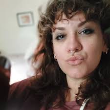 Hey hey loves, I have a live...