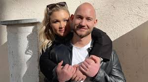 Mein freund hat mich zum kraftsport hingeführt und meinte, dass ich großes. Ertappt So Erfuhr Sophia Thiels Freund Von Fressattacken Promiflash De