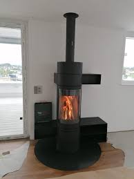 Der schwedenofen hat deutsche haushalte längst erobert. Schwedenofen Rund Kamin Umgestalten Kaminofen Modern Ofen
