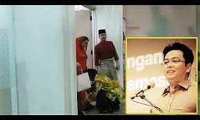 Rizal mansor, 46, saksi utama perbicaraan berkata penyerahan wang tunai itu kepada rosmah dilakukan sebanyak dua kali. Encik Tanjak Siapa Dia Rizal Mansor Ni