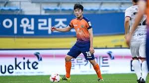 Tân thiếu tướng lương xuân việt hiện là phó tư lệnh quân đoàn 8 ở nam hàn. Gangwon Midfielder Luong Xuan Truong Vietnam U22 Footballers Have Ability To Play In Korea Football Tribe Asia