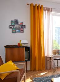 Place Au Jaune Moutarde Ultra Fashion Avec Le Rideau Salla Jaune Styles De Rideaux Rideaux Rideau Jaune Moutarde