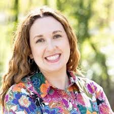 Jenn Riddle's Instagram, Twitter & Facebook