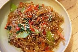 Japchae Angebratene Glasnudeln Rezept Japanische Koreanische Rezepte Rezept Glasnudeln Rezept Glasnudeln Japchae