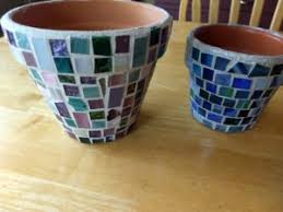 Mosaic garden art mosaic tile art mosaic flower pots mosaic artwork mirror mosaic mosaic crafts mosaic projects mosaic rocks mosaic stepping stones. How To Make Easy Mosaic Flower Pots