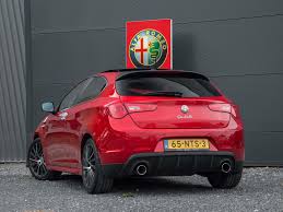 Image result for Rosso Competizione 2010 Giulietta