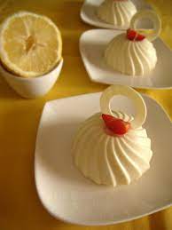 Stampo In Silicone Pavoni Bastano Tre Semplici Basi Un Ottimo Pan Di Spagna Una Profumatissima E Cremosissima Namelaka E U Dolci Dolci Gourmet Ricette Dolci
