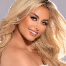 Madeline Erickson's Instagram, Twitter & Facebook