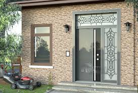 Villalar genellikle büyük dış kapılar ile yapılsalar da iç kapıları dairelerin yapılarına benzer. Villa Kapisi