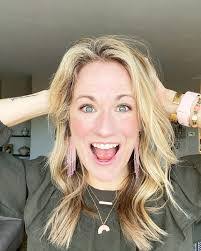 Tamara Cullen's Instagram, Twitter & Facebook