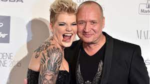 I had several opportunities to work with her on projects and was always confident that she would put deep thought into our project, suggest great. Wir Haben Hier Corona Alle Positiv Familie Von Melanie Muller In Quarantane Stern De