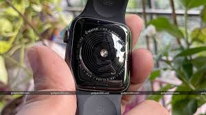 Apple watch series 6, apple watch se, and apple watch series 3 have a water resistance rating of 50 meters under iso standard 22810:2010. Apple Watch Se Review Ndtv Gadgets 360