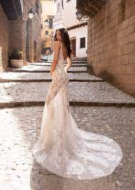 Maybe you would like to learn more about one of these? Fit And Flare Brautkleider Avinia