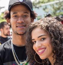 Andrea Milligan's Instagram, Twitter & Facebook