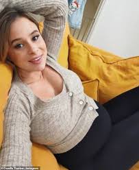 Love Island S Camilla Thurlow Details The Final Weeks Of Her Pregnancy Diazhub