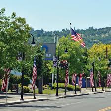 Eagle Point | Avenue of the Flags will go up on Friday in honor of Memorial  Day! . . . . . #eaglepointnationalcemetery #eaglepoint #upperrogue... |  Instagram