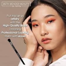 Amazon.com: Beth Bender Beauty Pro Crease Eyeshadow Blender Brush