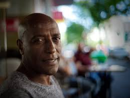 a74 + Voigtlander Nokton Classic 35mm f1.4 VE Dating with Nokton Classic ~  ig：https://www.instagram.com/dsrn_tw/ #忠孝敦化 #南門市場 #Sony #a74 #ILCE7M4  #Voigtlander #Nokton #SonyTaiwan #SonyTaiwan相機同好會