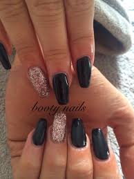 Acrylic Black And Gold Glitter Nails Black And Rose Gold Acrylics Gold Nail Designs Gold Acrylic Nails Gold Nails