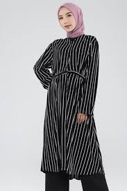 Trend model batik atasan wanita muslim modern lengan panjang pendek cocok buat anda wanita karir dan bisa juga digunakan untuk ke pesta atau. Perbedaan Tunik Blouse Dan Baju Kurung