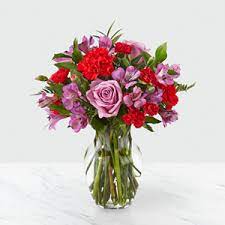 Browse flowers prices, photos and 9 reviews, with a rating of 5.0 out of 5. Diana S Flowers And Gifts The Ftd In Bloom Bouquet Aurora Co 80011 Ftd Florist Flower And Gift Delivery