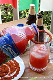Como Hacer Una Autentica Michelada A Mi Manera Para Celebrar El 5 De Mayo Recipe Michelada Mexican Drinks Michelada Recipe