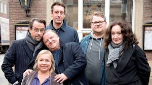 Thiel und boerne sind sehr unterschiedliche charaktere, die eine regelrechte hassliebe die ard bezeichnet den tatort münster nicht nur als prunkstück der krimireihe, sondern auch als quotenhit. Ludenscheider Schauspieler Bjorn Meyer Steht In Munster Vor Der Tatort Kamera Ludenscheid