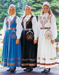These are not traditional, but loved by many owners of bunad as they are. Segerbrandt Bunaden Store Norske Leksikon
