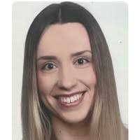 100+ perfiles de «Lara»