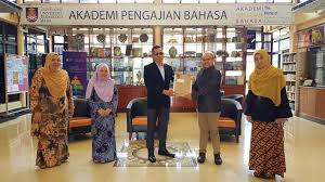 Here you will find one or more explanations in english for the word timbalan. Akademi Pengajian Bahasa Uitm Ø¹Ù„Ù‰ ØªÙˆÙŠØªØ± Selamat Datang Dan Tahniah Atas Pelantikan Baharu Kepada Dr Airil Haimi Mohd Adnan Sebagai Timbalan Dekan Hal Ehwal Pelajar Akademi Pengajian Bahasa Selamat Menjalankan Tugas Dr