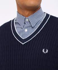 The brand produces both chunky knit cardigans and slimmer fit cardigans, so you can choose a cardigan that will perfectly suit your needs. Fred Perry Carbon Cable Knit V Neck Jumper K3517 E97 Jules B