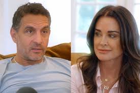 Lisa Rinna Calls LVP Vile; Says LVP's Blog About Eileen Davidson Was  Unacceptable And Lacked Class!