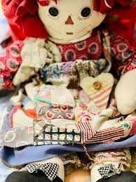 Raggedy Ann Doll Collector Shares Recent Finds and Receives Advice