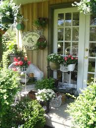 Pin By Martha Cecilia On Patios Shabby Chic Garden Summer Porch Decor Shabby Chic Bathroom