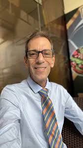 Yoooo iam in Thailand Bangkok right now wow it's warm 🥵 anyone about