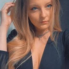 Rachel Uecker's Instagram, Twitter & Facebook