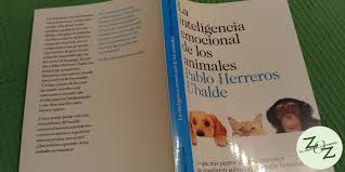 Bajo este panorama el libro nos ofrece una fábula íntimamente ligada con la realidad, en la que poder, la corrupción, la crueldad y el totalitarismo quedan reflejados con todos los elementos están en la novela en las voces y acciones de estos animales que se comportan como «humanos, demasiado. Libros Y Lecturas La Inteligencia Emocional De Los Animales Lo Que Mis Perros Y Otros Animales Me Ensenaron Sobre La Psicologia Humana En Zapatillas O En Zapatos