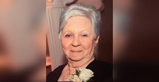 Leslie Mccurry's Instagram, Twitter & Facebook