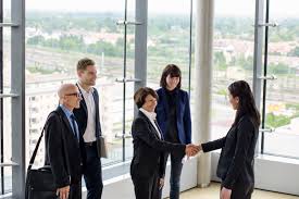 Hi everyone, please join me in welcoming new employee name to the team, department, company.employee name will be joining us on start date as a role title on the team or department, reporting to direct supervisor.employee name will be responsible for [brief description of. New Employee Welcome Messages And Writing Tips