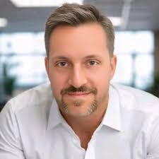 Finding laughter in times you are surrounded in chaos, is one of life's  greatest gifts 🎁