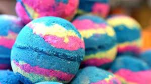 Badekugeln Herstellen Selber Machen Galaxy Badekugel In Verschiedenen Farben Badekugeln Selber Machen Diy Bader Badebomben Diy