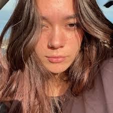 Nicole Linville's Instagram, Twitter & Facebook